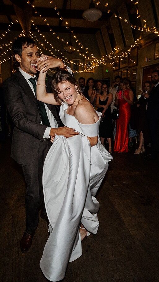 Rachel & Remi  I choose honest moments over polished poses. That’s where the day really lives, not in something rehearsed or fixed. #weddingphotographer #documentaryweddingphotographer #londonwedding